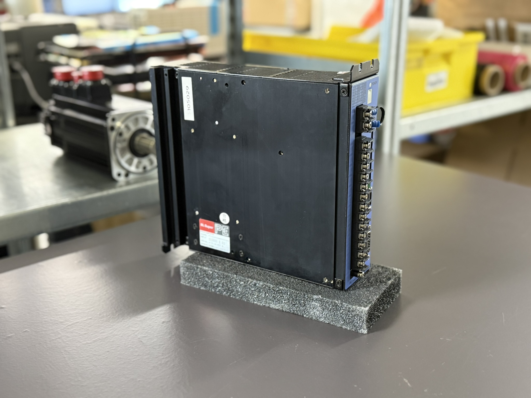 Sanyo Denki BL Super PE0A030MXXXC00 Servo Amplifier Ansicht hinten