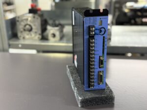 Sanyo Denki BL Super PE0A030MXXXC00 Servo Amplifier Frintansicht