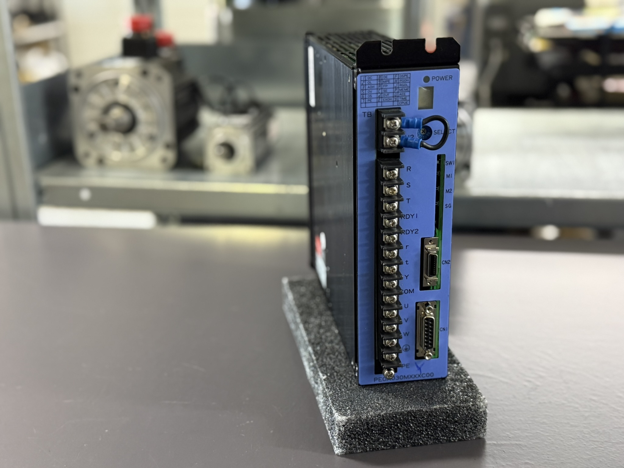 Sanyo Denki BL Super PE0A030MXXXC00 Servo Amplifier Frintansicht