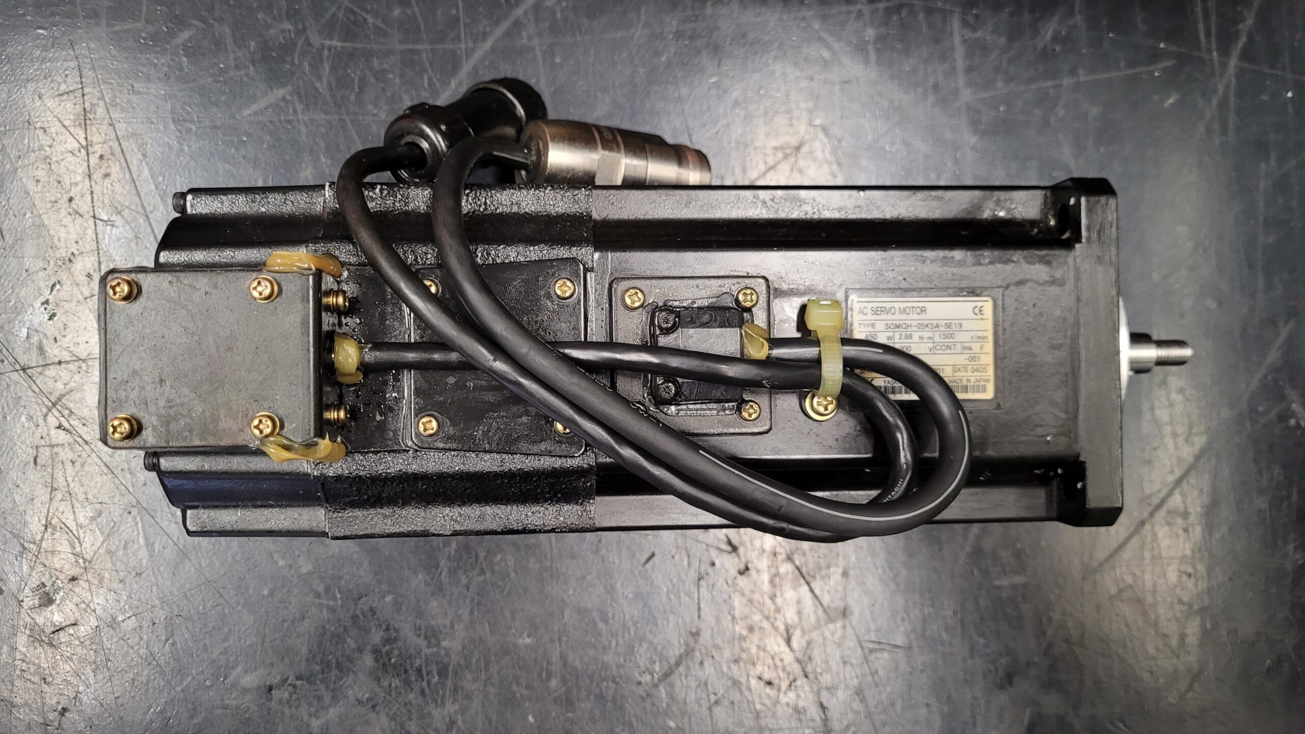 Yaskawa AC Servo Motor SGMGH-05K5A-SE19 vor der Reparatur