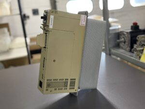 Yaskawa SGDK-50AEA AC Servopack Seitenansciht