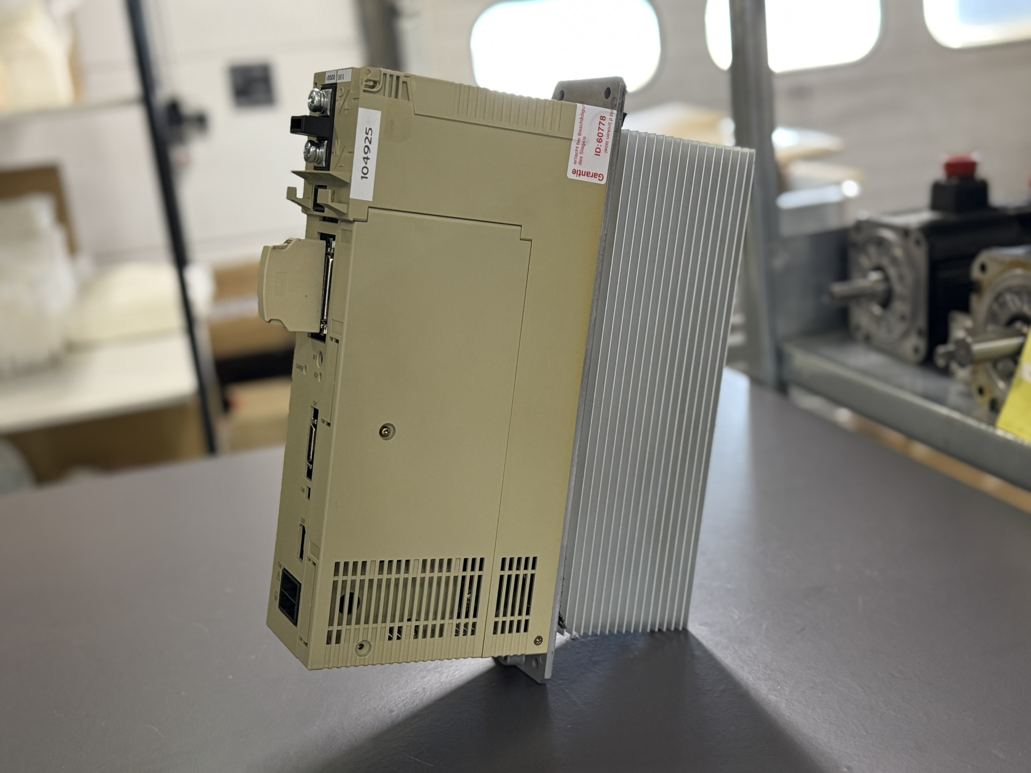 Yaskawa SGDK-50AEA AC Servopack Seitenansciht