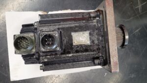 Yaskawa SGMGH-13ACA6S AC Servo Motor vor der Reparatur