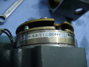Mitsubishi HA33NCB-TSD5 AC Servo Motor Haltebremse UA-0.2-13 DC24V defekt