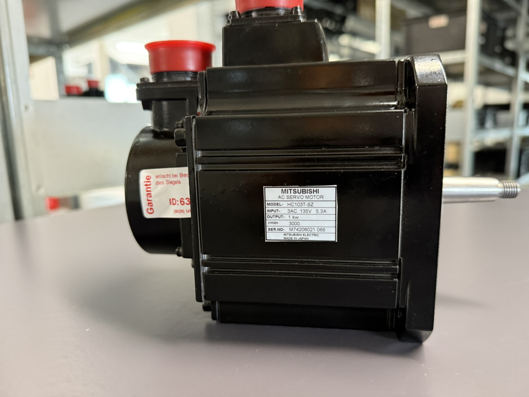 Mitsubishi HC103T-SZ or HC103T-A42 AC Servo Motor Typenschild