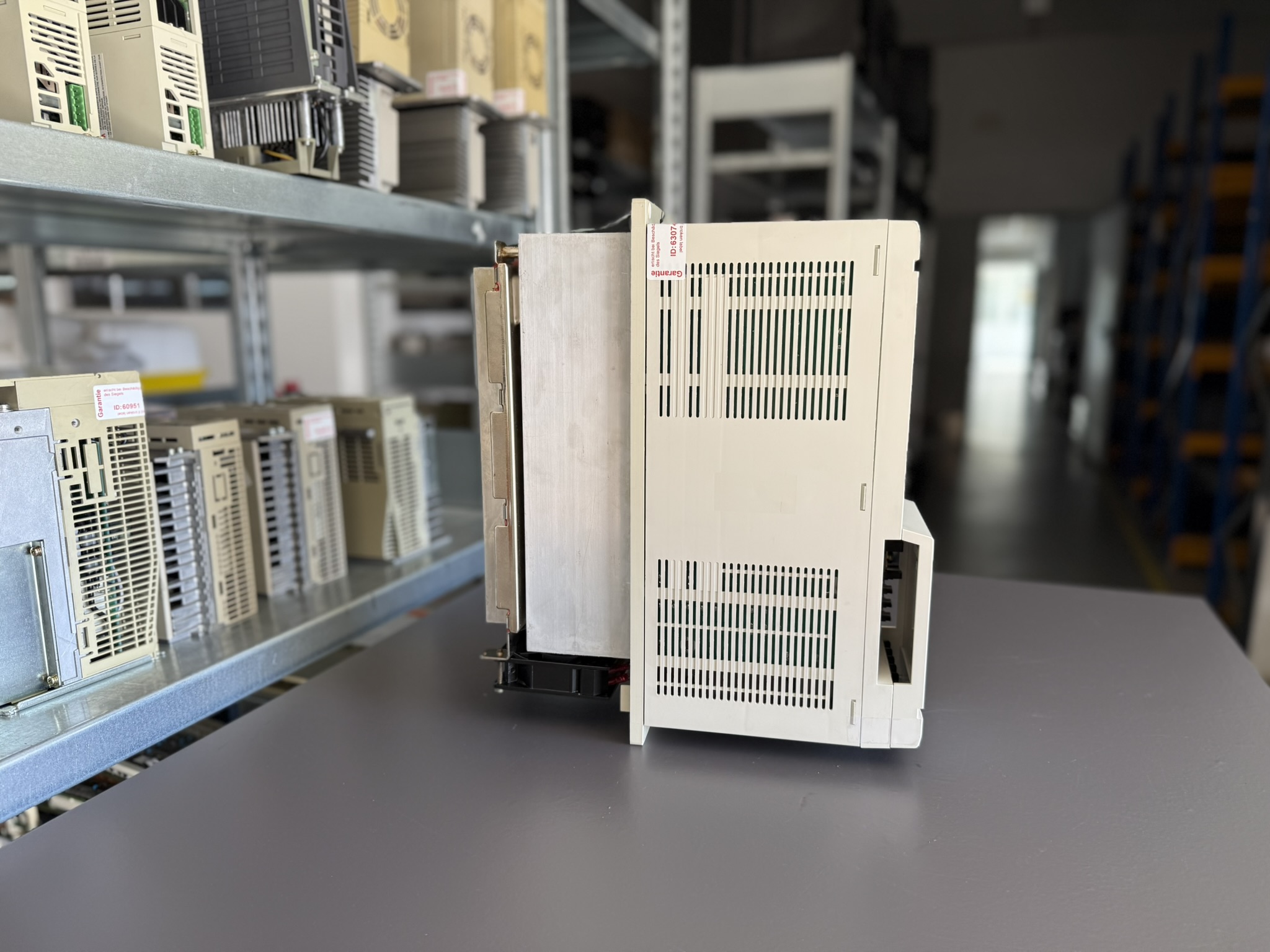 Mitsubishi MDS-B-CV-150 Power Supply Unit Seite 2