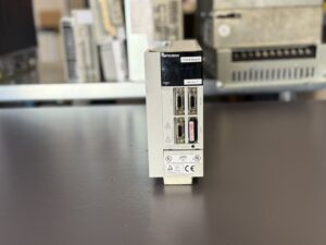 Mitsubishi MDS-B-SVJ2-07 Servo Drive unit Ansicht front