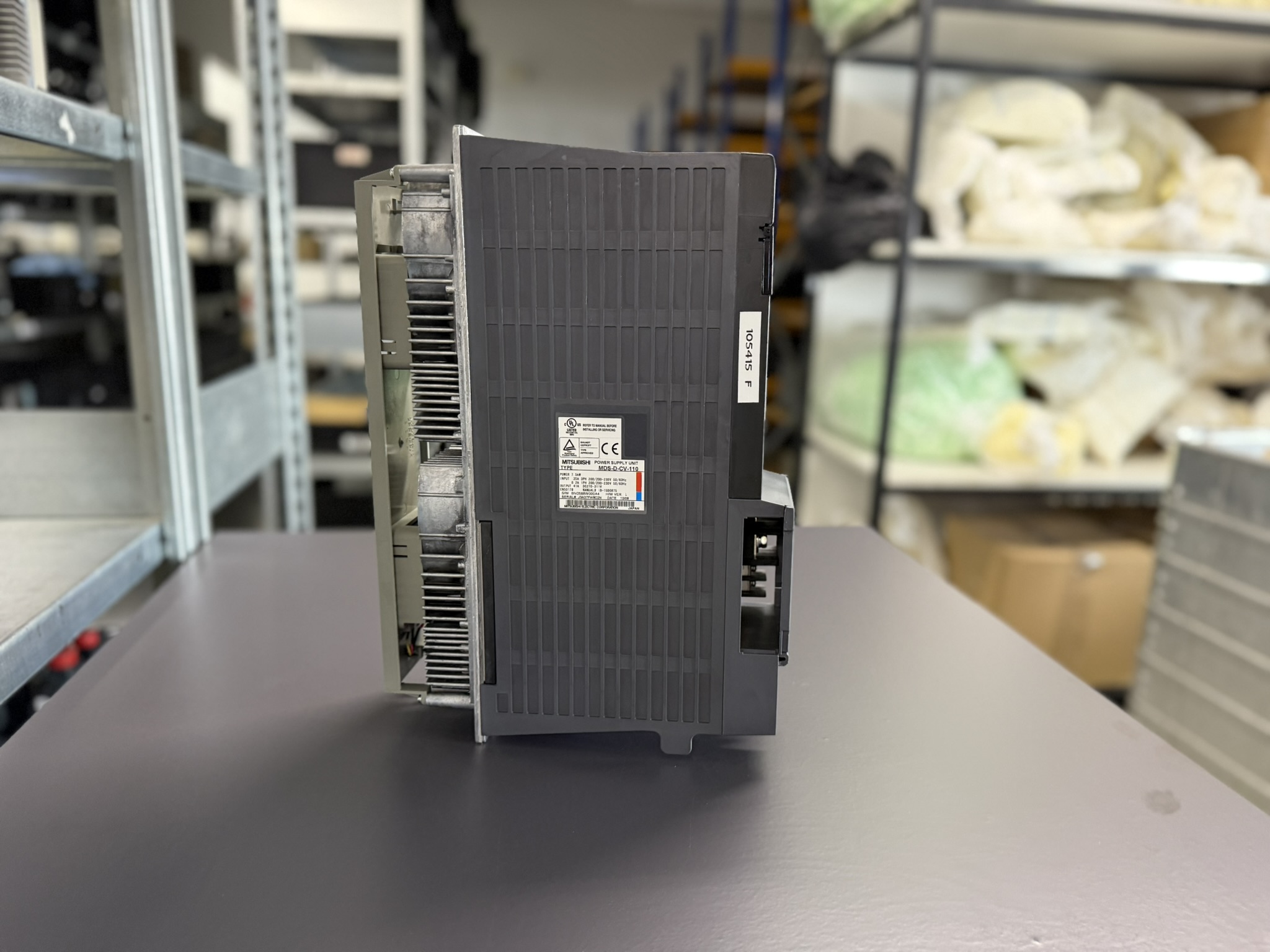 Mitsubishi MDS-D-CV-110 Power Supply Unit Bild seite 1