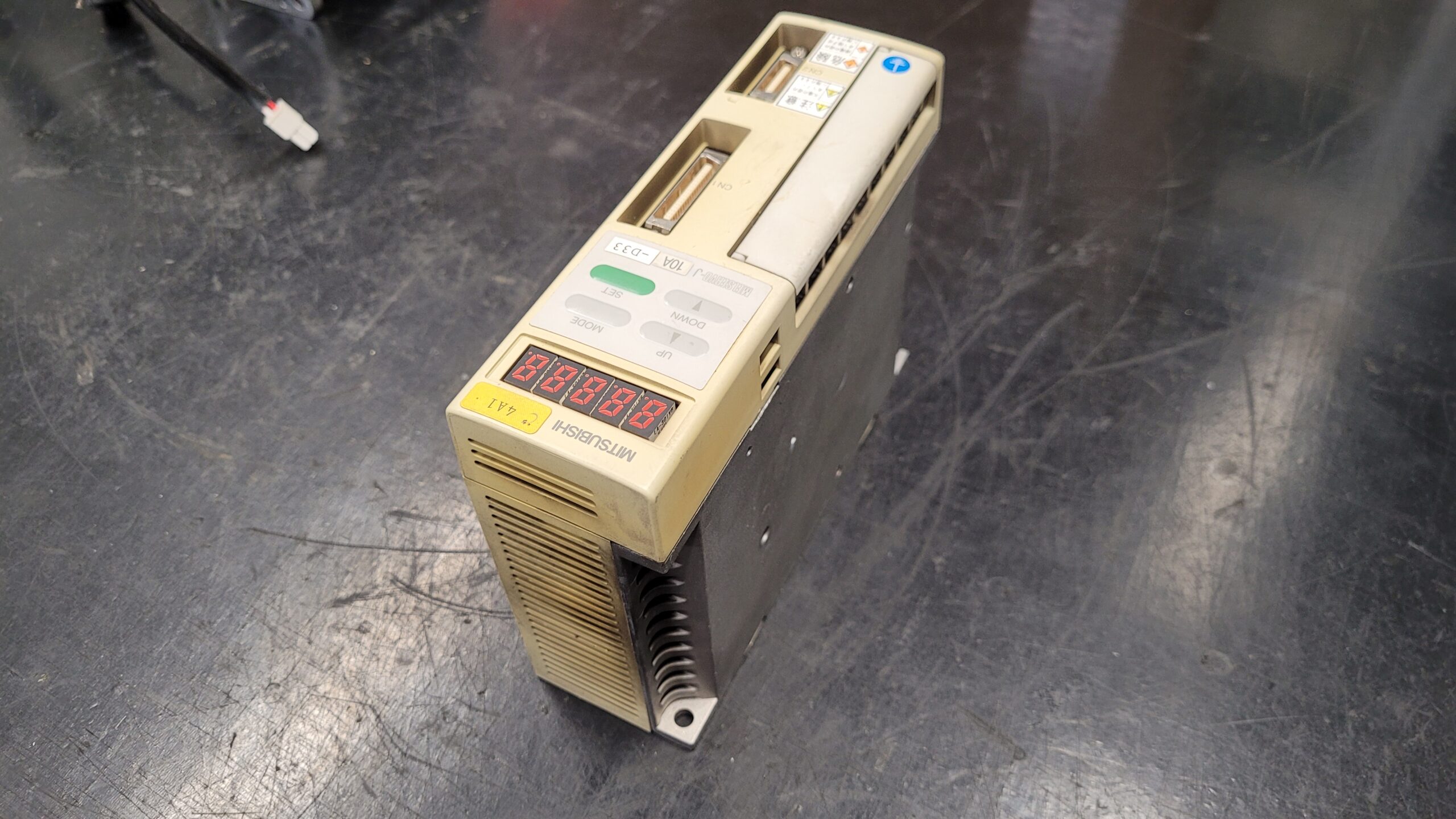 Mitsubishi MR-J10A-D33 AC Servo Drive Unit vor der Reparatur