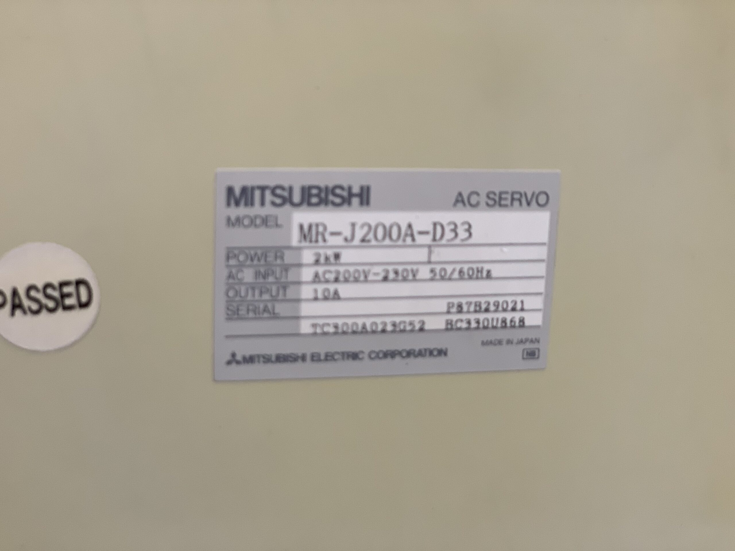 Mitsubishi MR-J200A-D33 AC servo drive nameplate