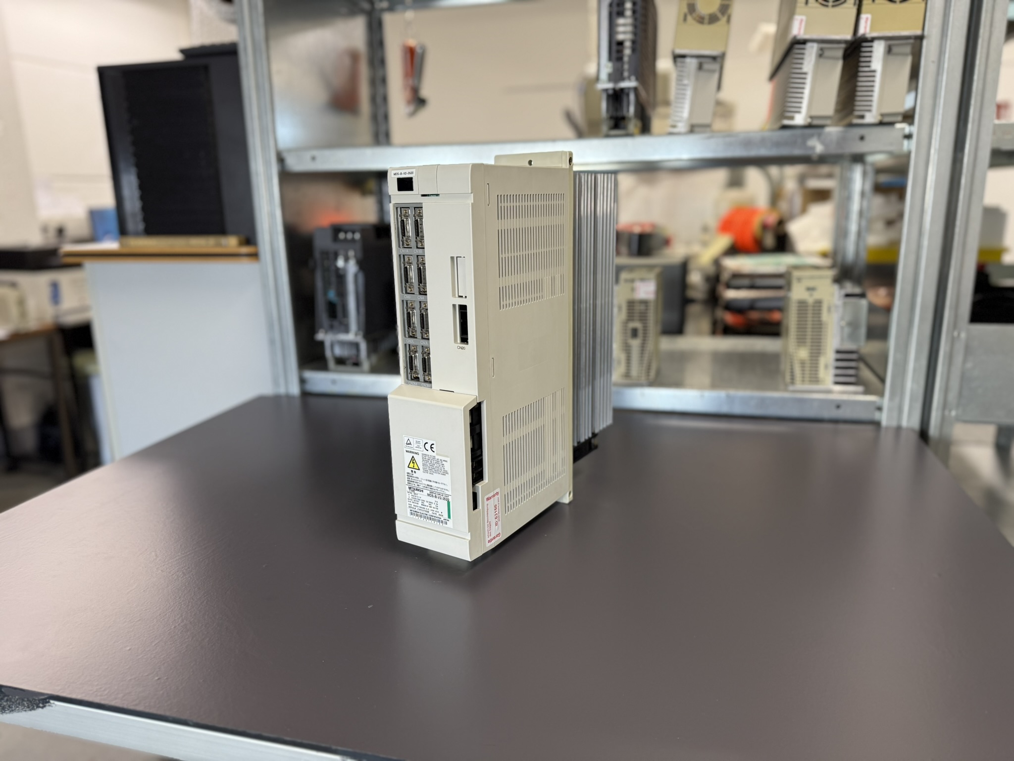 Mitsubishi Servo Drive Unit MDS-B-V2-3520 Seite 2