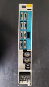 Mitsubishi Servo Drive Unit MDS-C1-V2-1010 vor der Reparatur