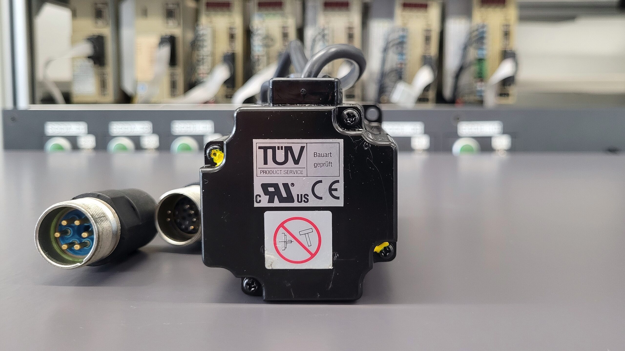 Yaskawa AC Servo Motor SGMAH-04A1A21D Ansicht von hinten