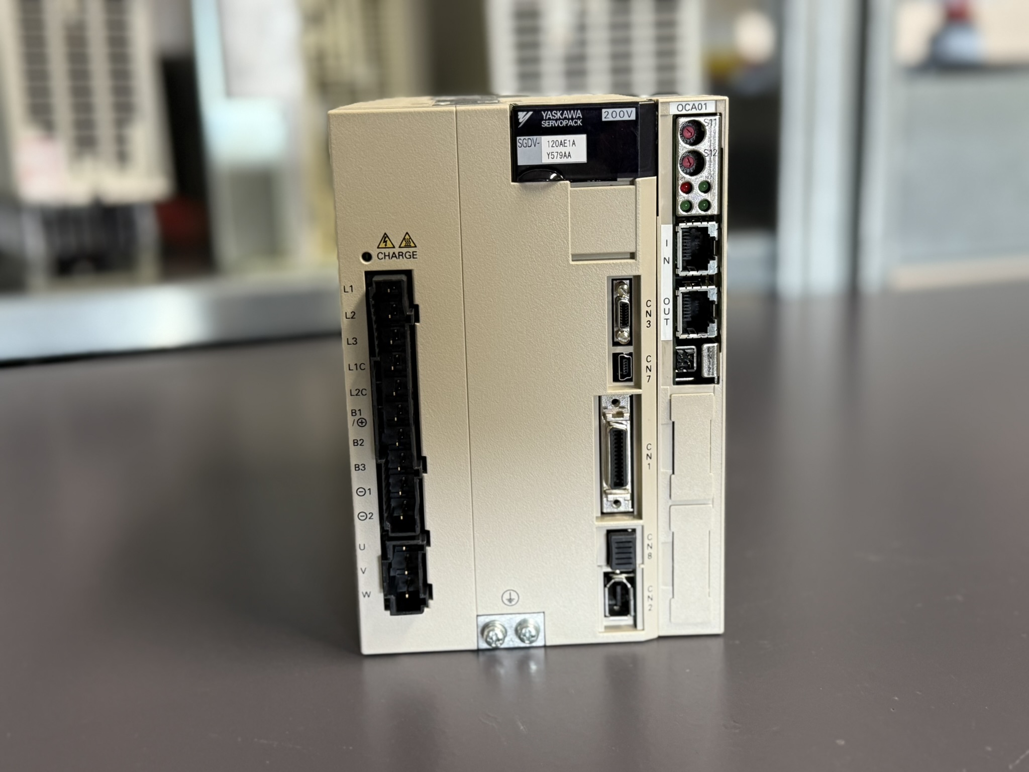 Yaskawa SGDV-120AE1AY579AA Servo Drive Unit Ansicht front