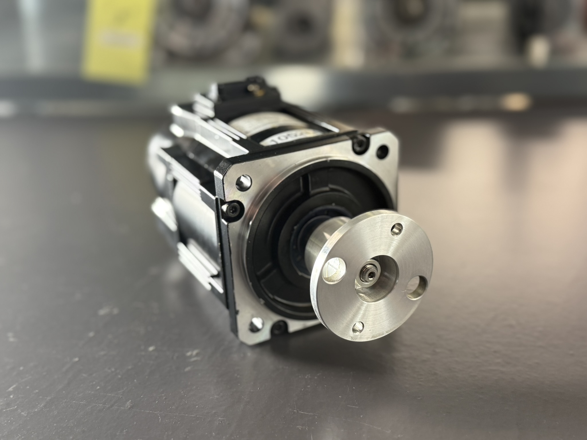 Yaskawa SGMGS-05A5W-SE11 AC Servo Motor Hauptbild