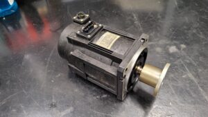 Yaskawa SGMGS-05A5W-SE11 AC Servo Motor vor der Reparatur