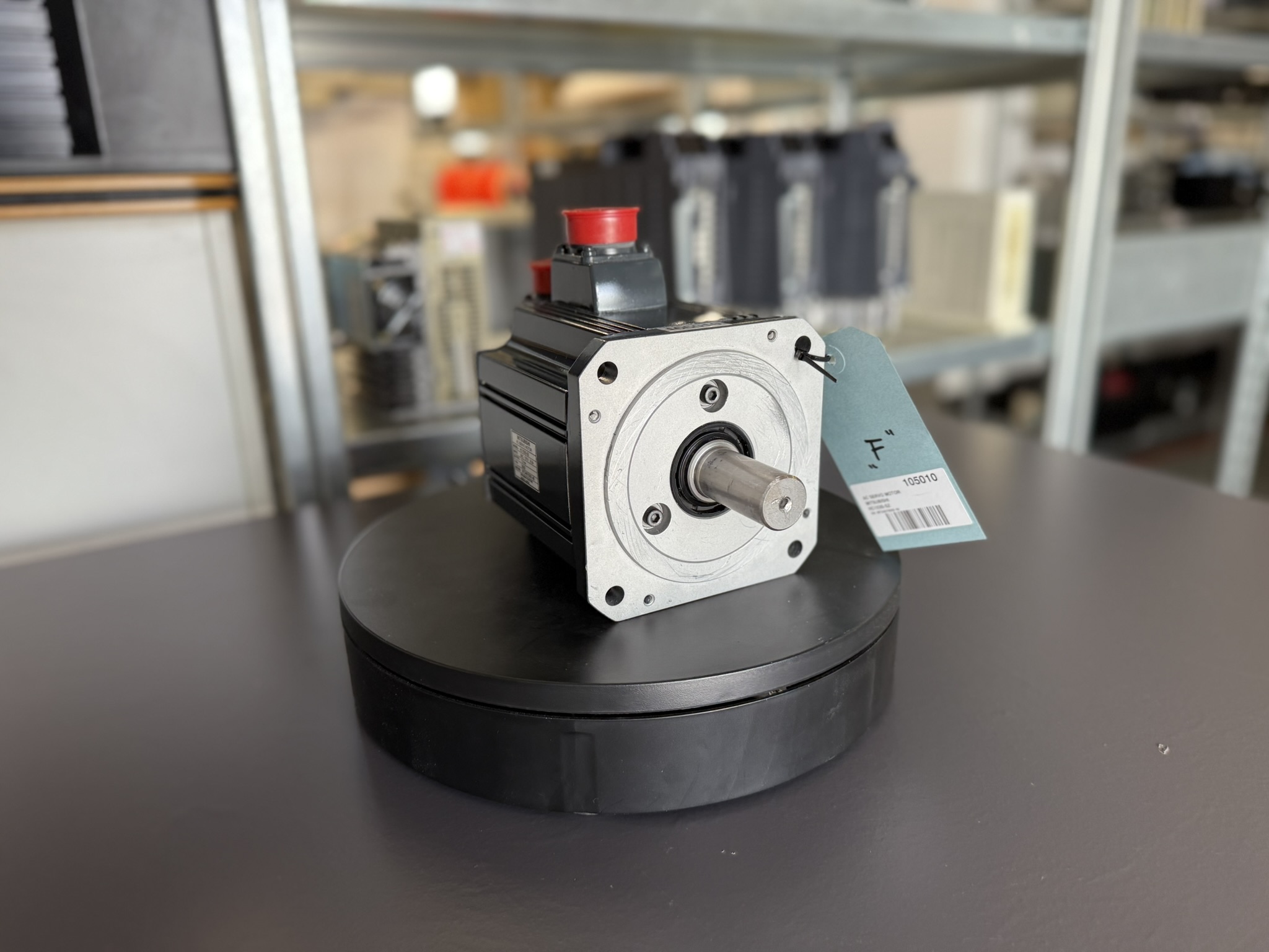 Mitsubishi HC153S-SZ or HC153S-A42 AC Servo Motor Hauptansicht 1