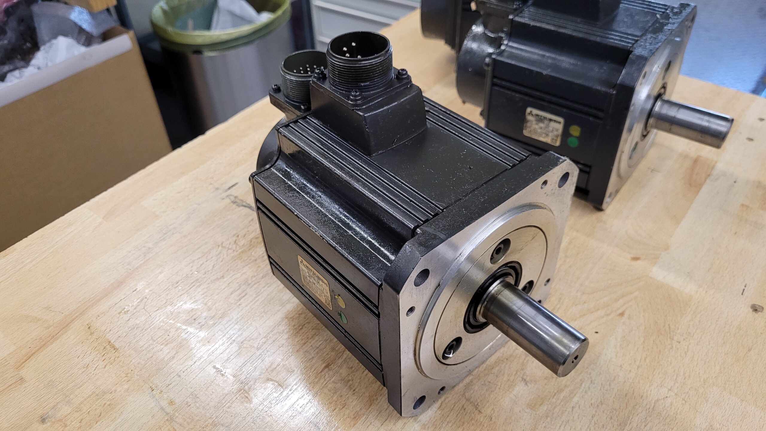 Mitsubishi HC153S-SZ or HC153S-A42 AC Servo Motor vor der Reparatur