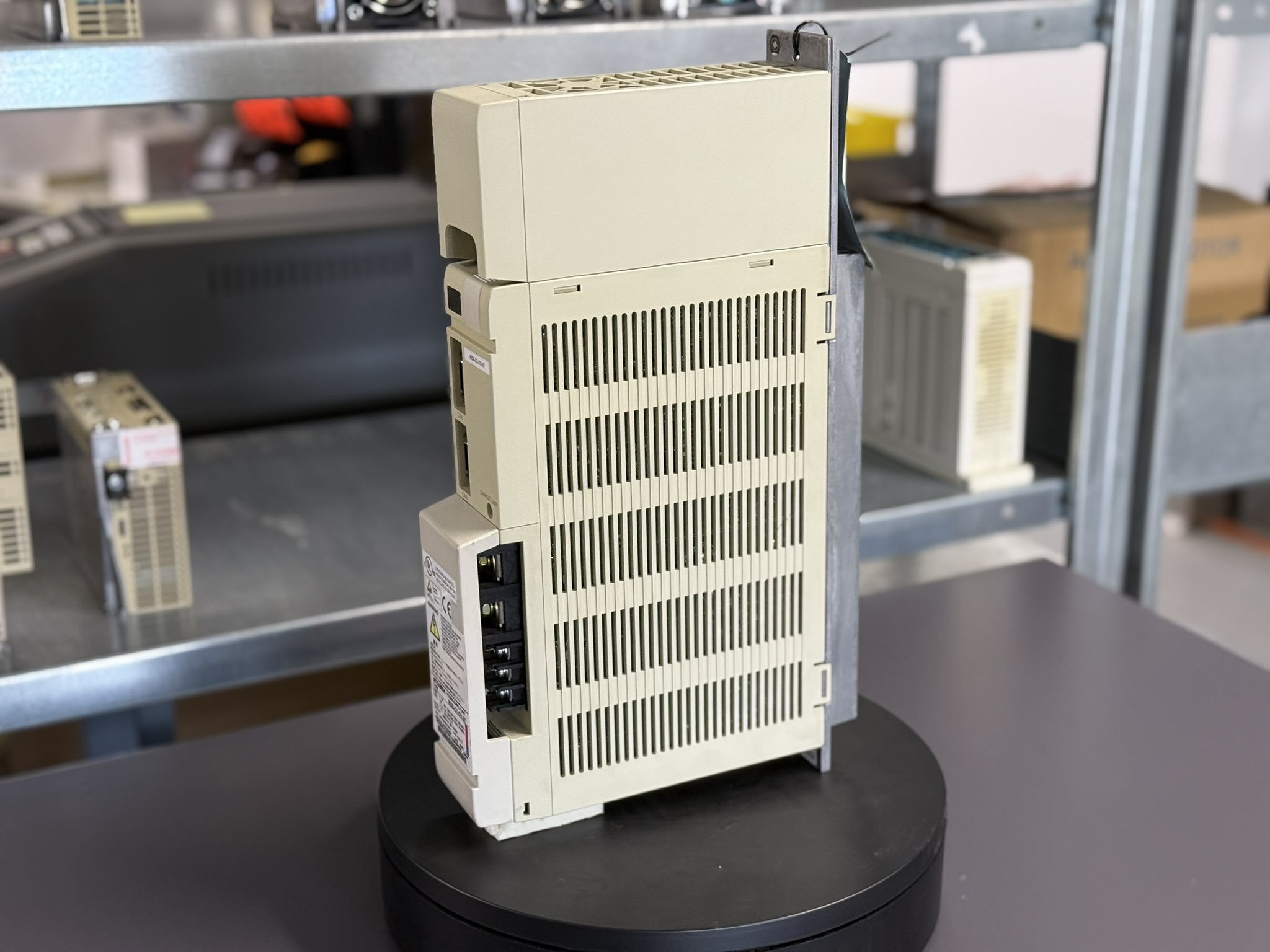 Mitsubishi MDS-C1-CV-37 Power Supply Unit seite2