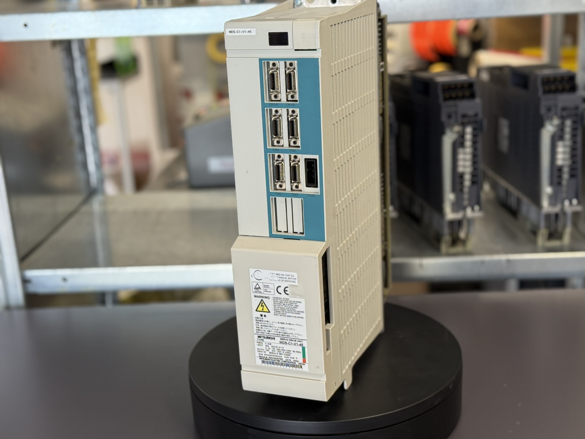 Mitsubishi MDS-C1-V1-45 Servo Drive Unit Hauptbild
