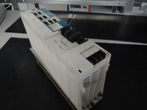 Mitsubishi MDS-C1-V1-45 Servo Drive Unit vor der Reparatur