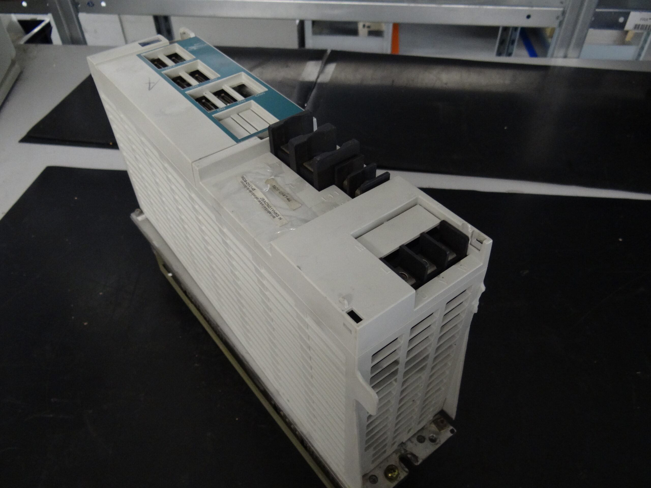 Mitsubishi MDS-C1-V1-45 Servo Drive Unit vor der Reparatur