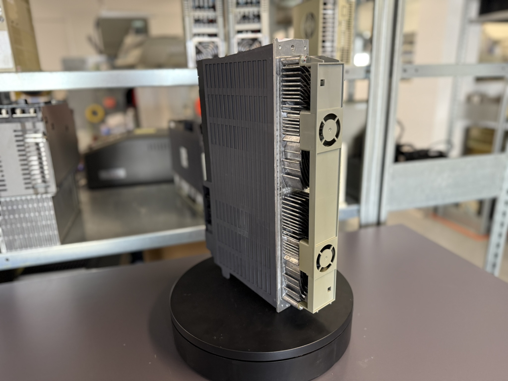 Mitsubishi MDS-DH2-V2-4020 Servo Drive Unit Hinten 2