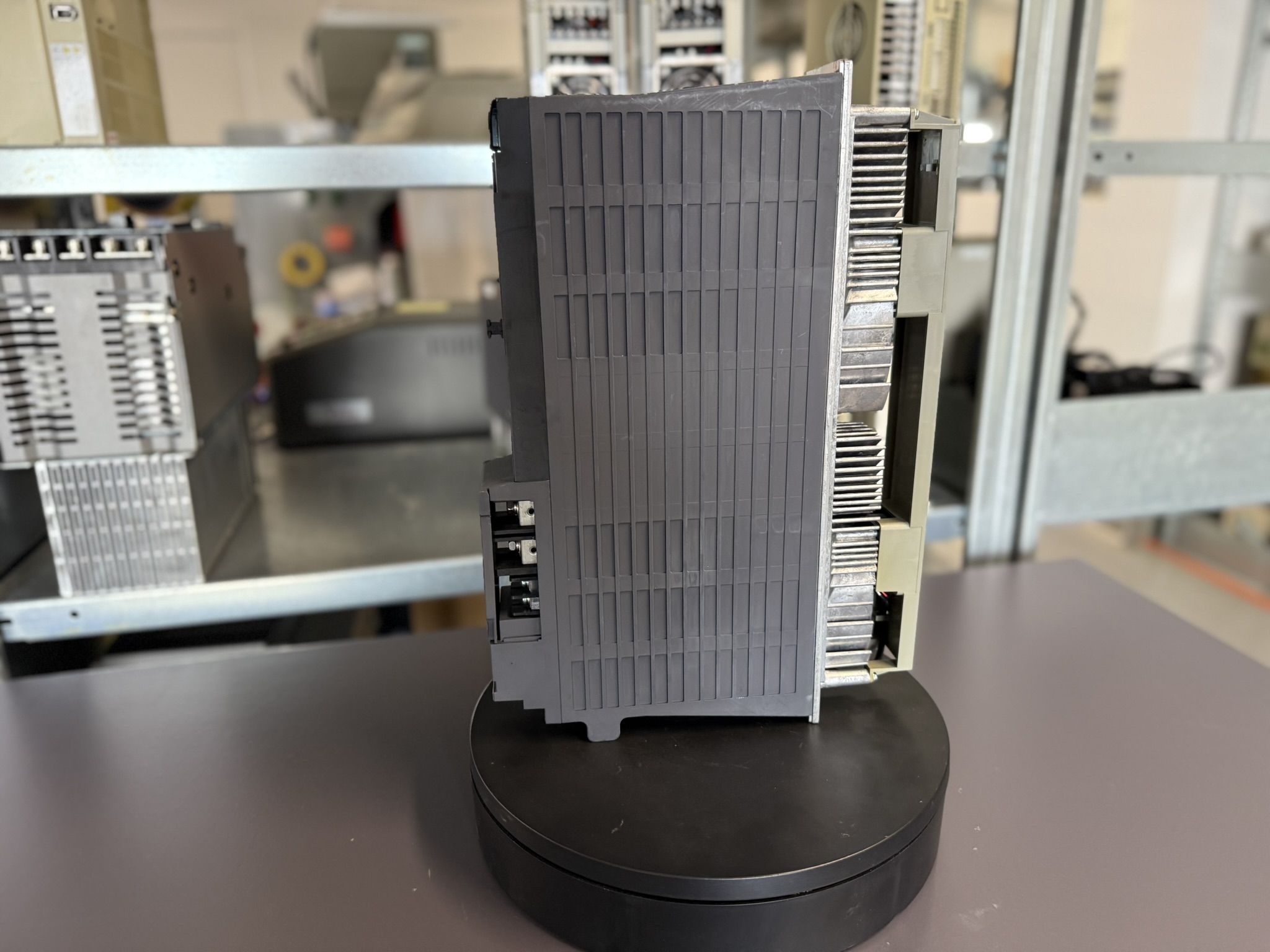 Mitsubishi MDS-DH2-V2-4020 Servo Drive Unit seite 5