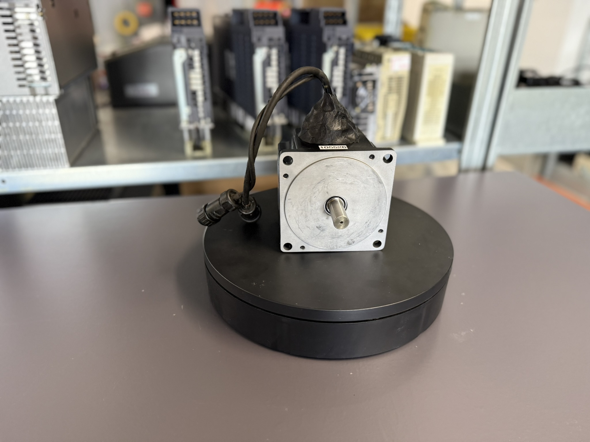 Yaskawa AC Servo Motor SGMPH-08AAA-SE81 Front