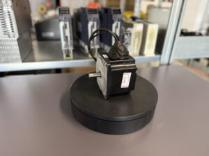 Yaskawa AC Servo Motor SGMPH-08AAA-SE81 Seite 2