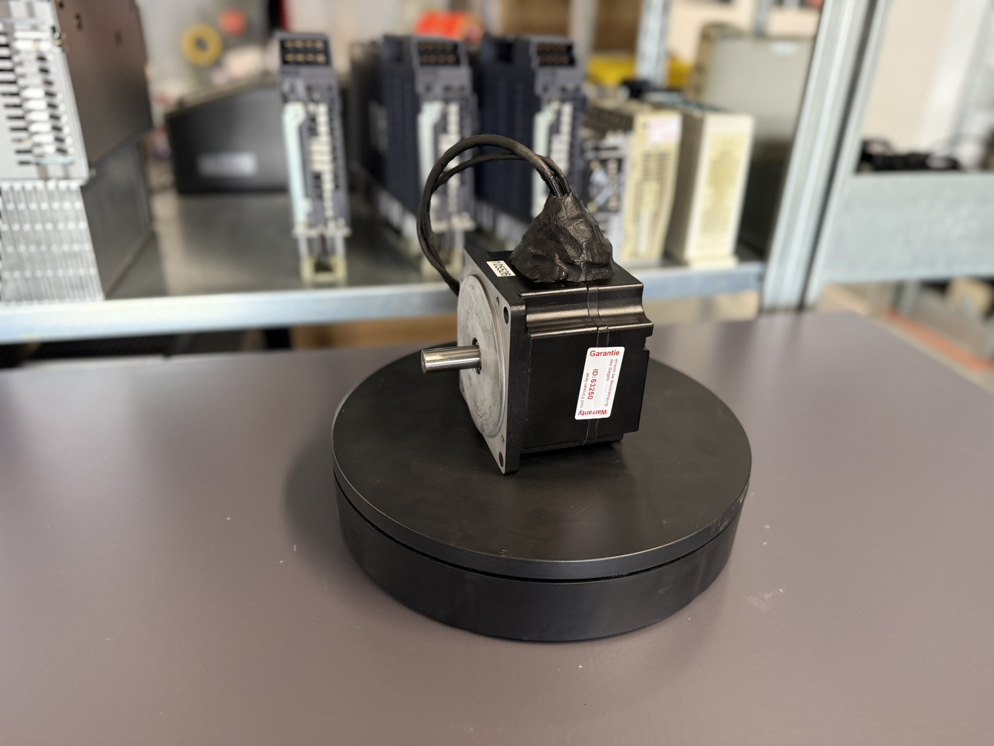 Yaskawa AC Servo Motor SGMPH-08AAA-SE81 Seite 2