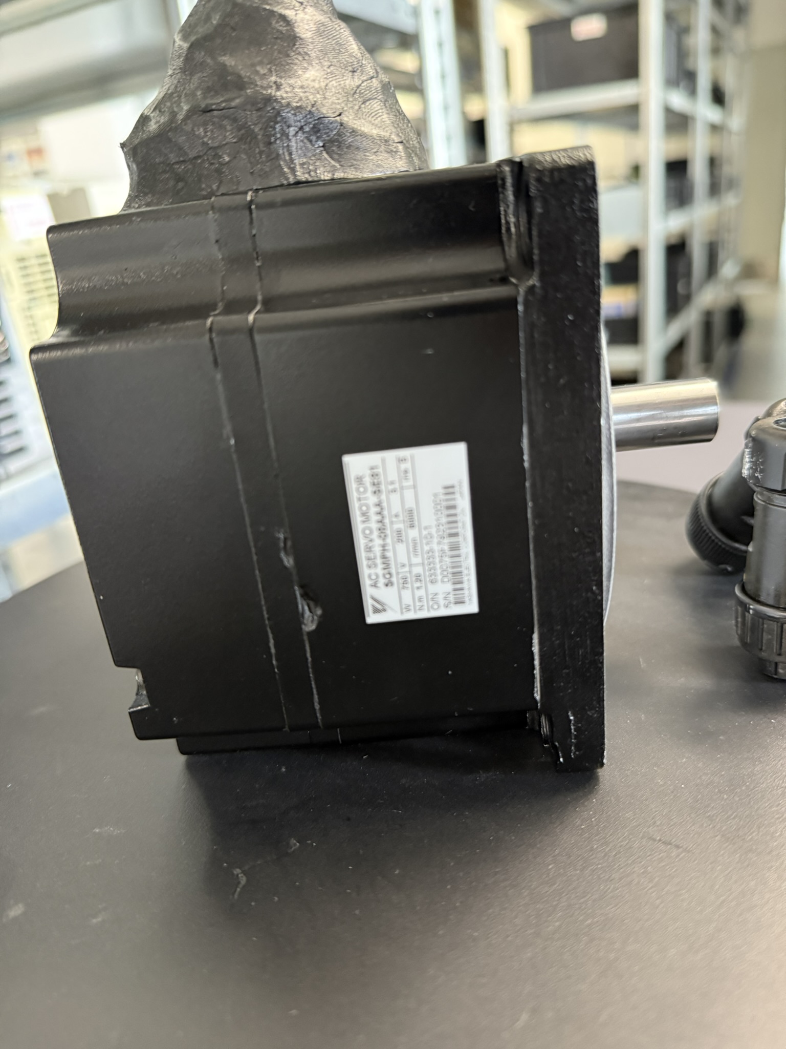 Yaskawa AC Servo Motor SGMPH-08AAA-SE81 Typenschild