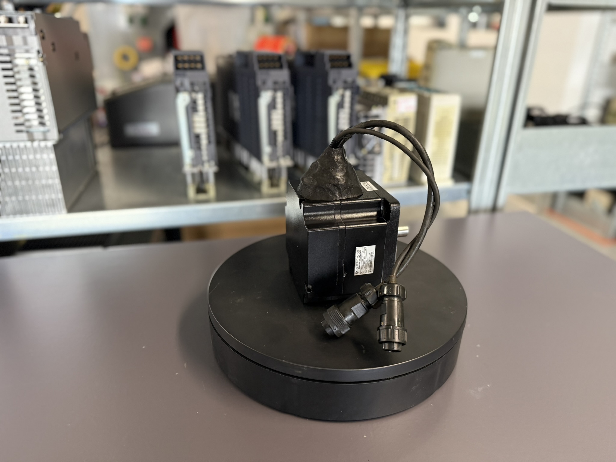 Yaskawa AC Servo Motor SGMPH-08AAA-SE81 seite 3