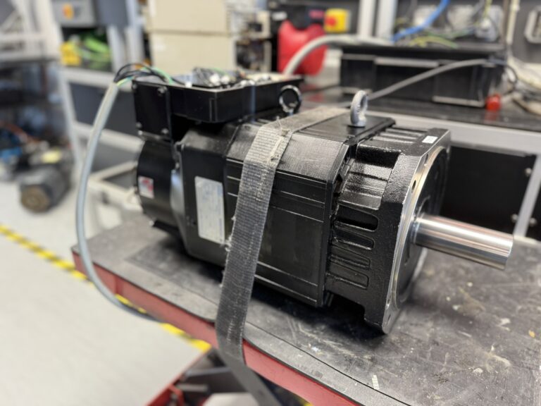 Yaskawa AC Spindle Motor UAASKD-08LYA11 Hauptbild