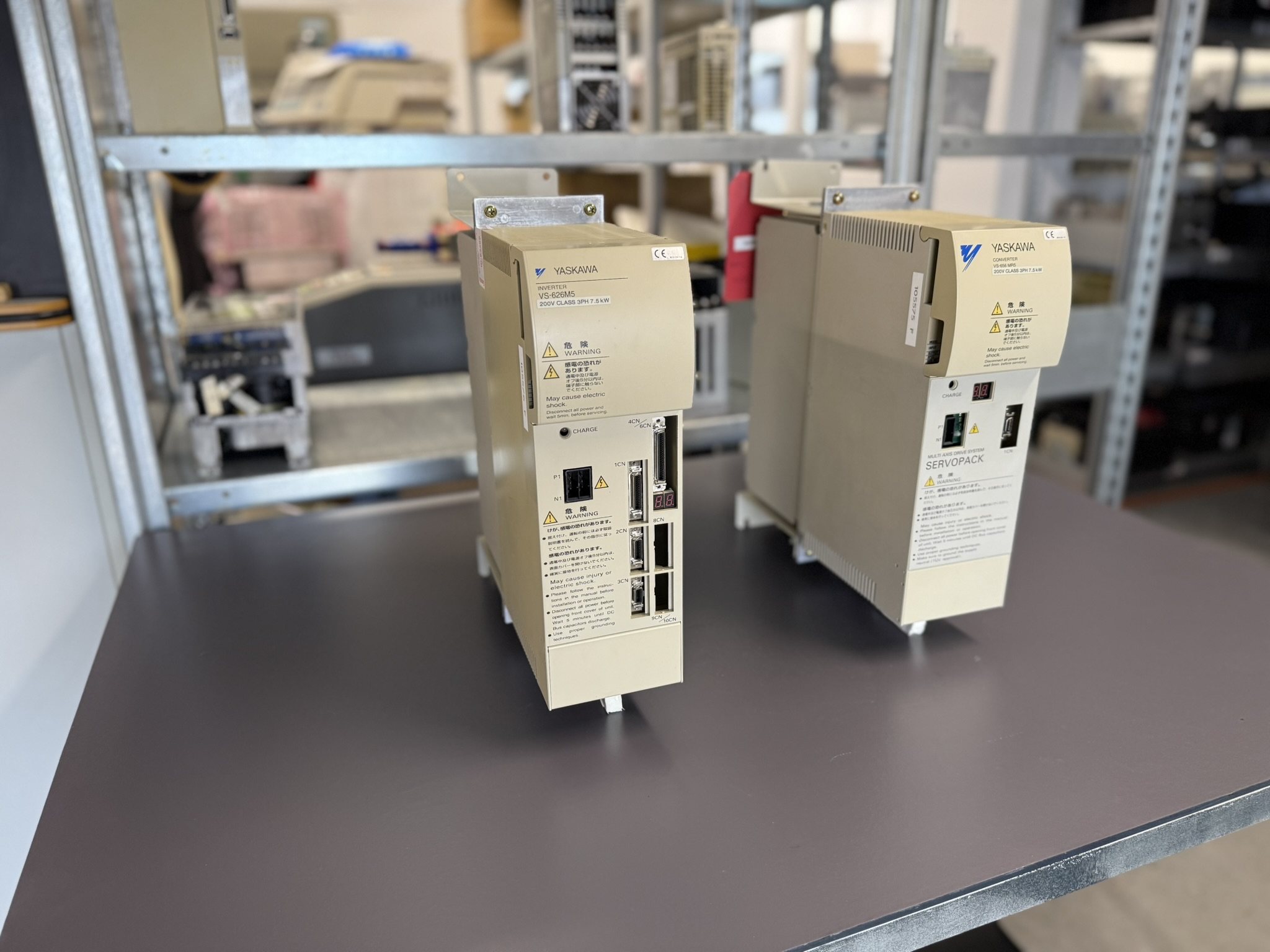 Yaskawa CIMR-M5A27P50 und CIMR-MR5N27P5 Inventer Converter Hauptbild