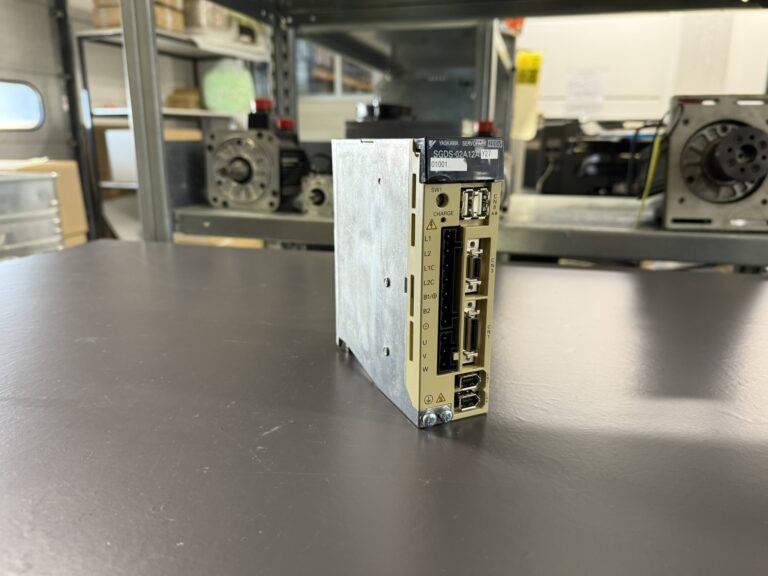 Yaskawa SGDS-02A12AY27 Servopack Hauptbild