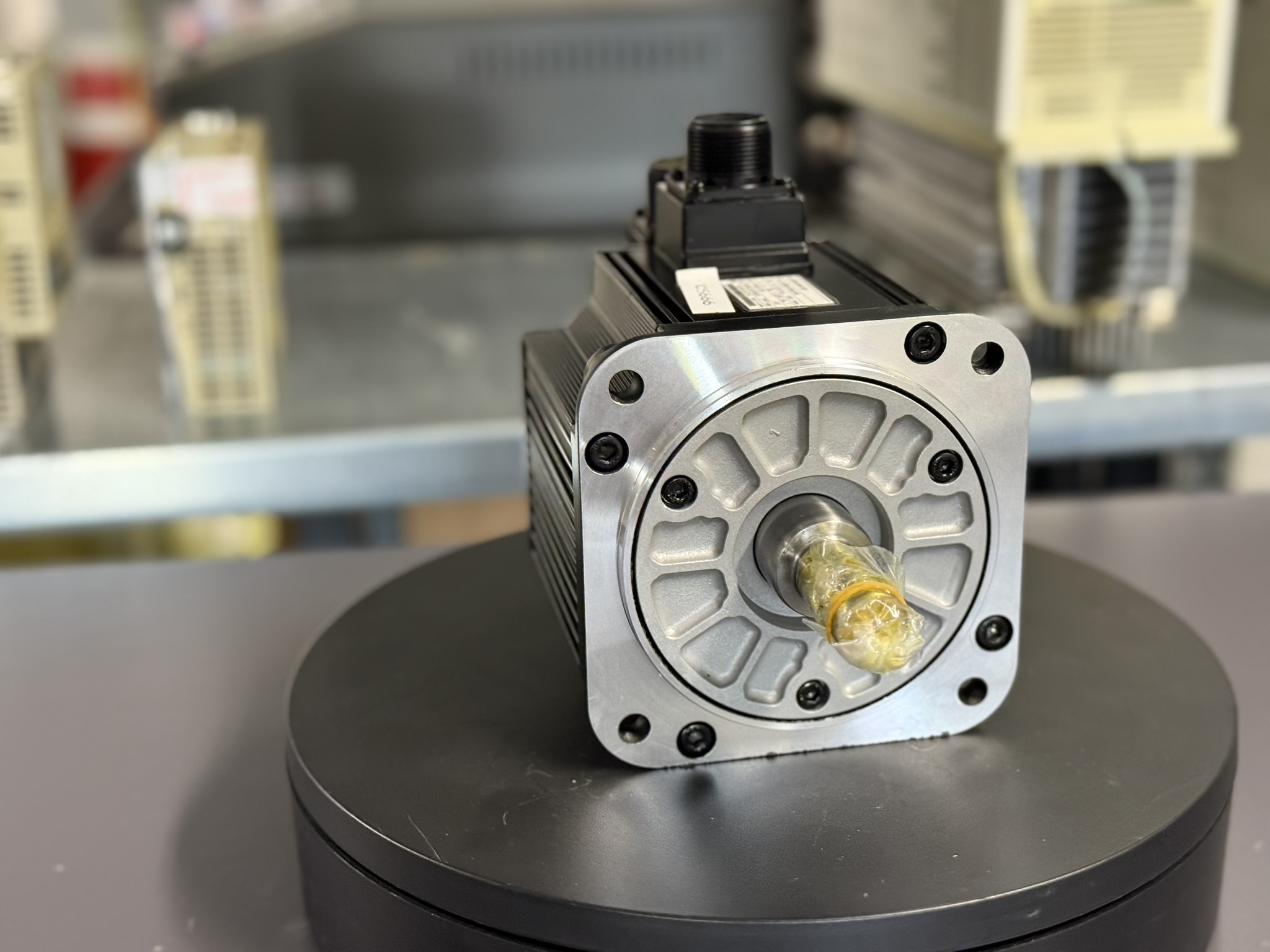 Yaskawa SGMG-09A2AB HAAS Type 93-0346 AC Servo Motor Front