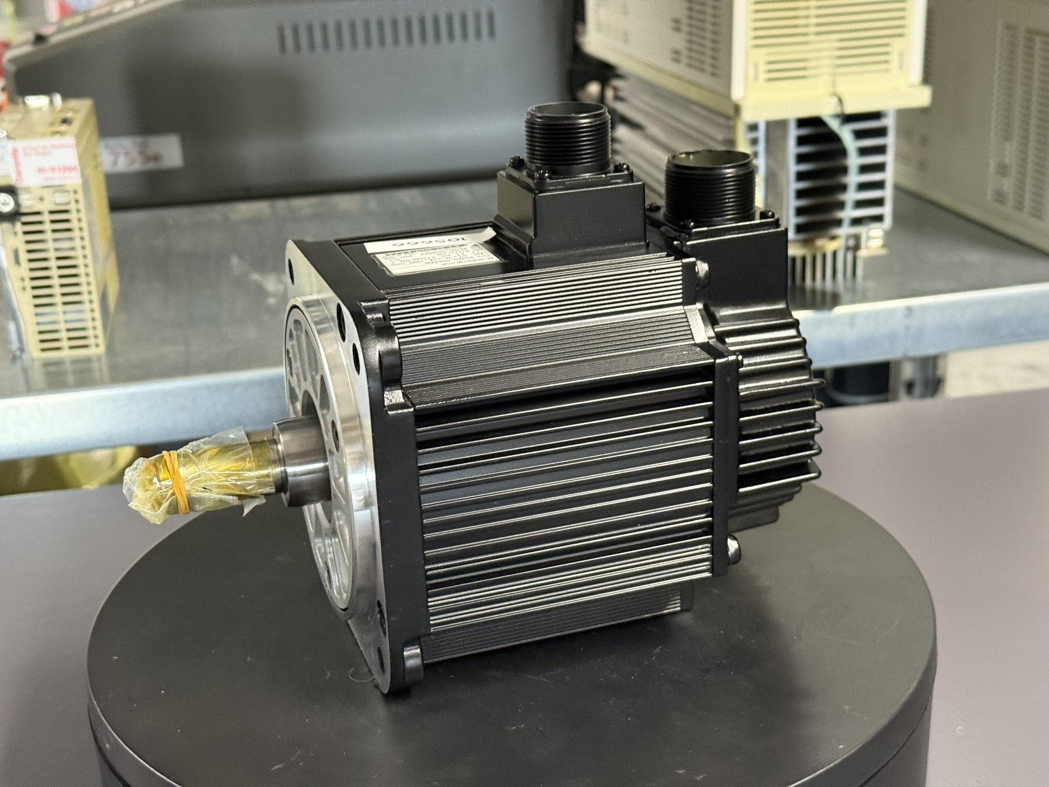Yaskawa SGMG-09A2AB HAAS Type 93-0346 AC Servo Motor seitlich 2
