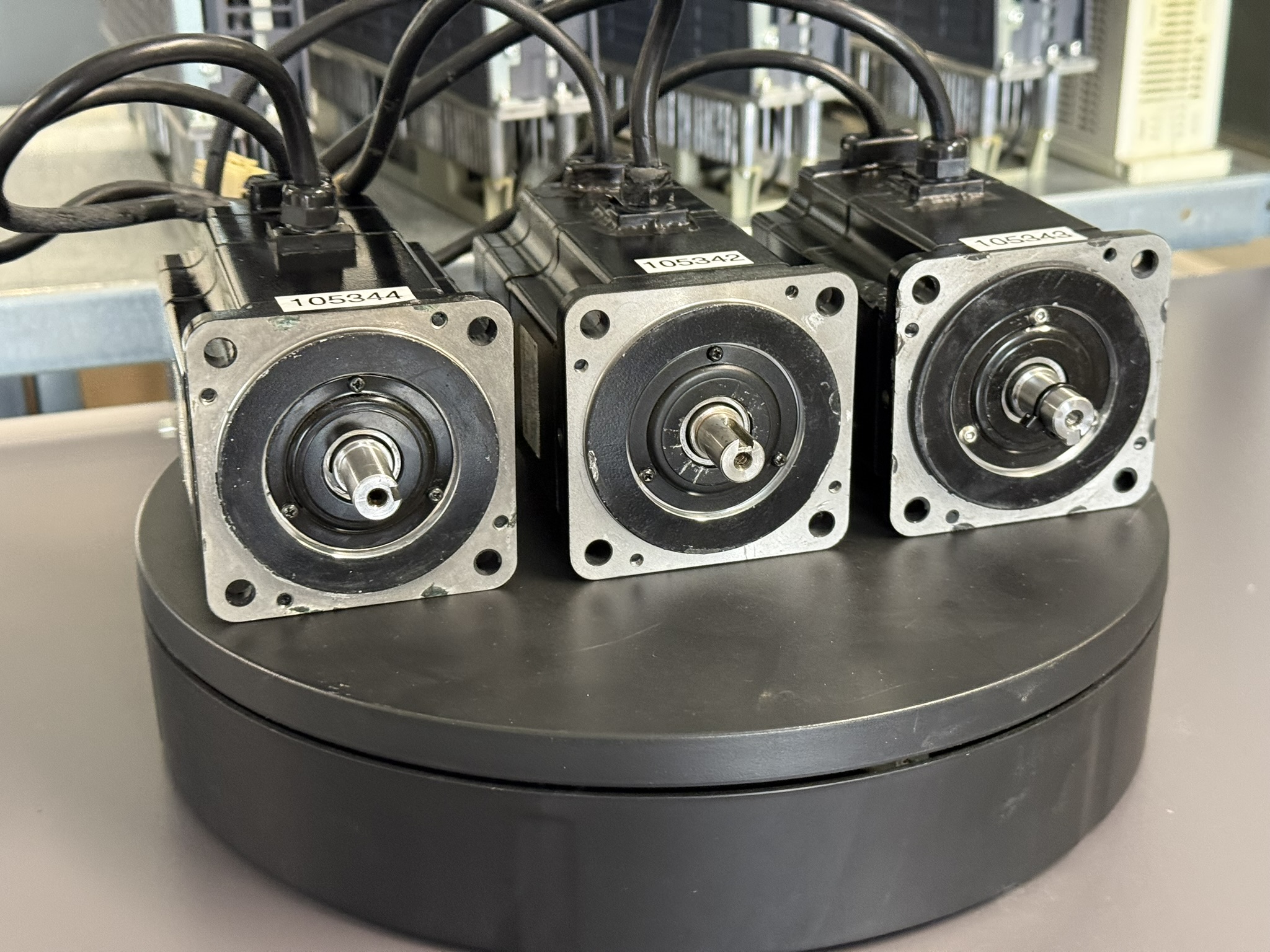 Yaskawa SGMPH-04A1A-YR52 AC Servo Motor front