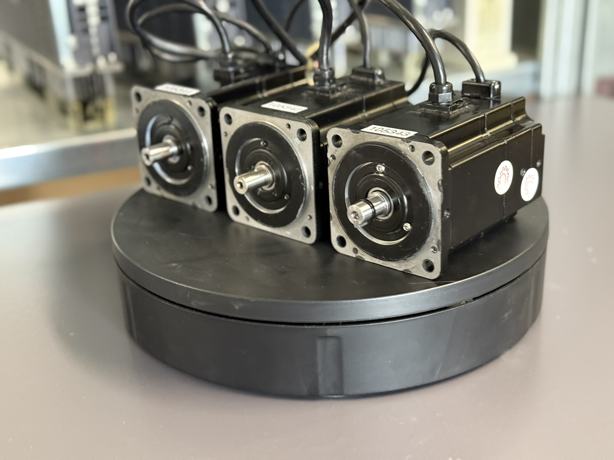 Yaskawa SGMPH-04A1A-YR52 AC Servo Motor seite 1