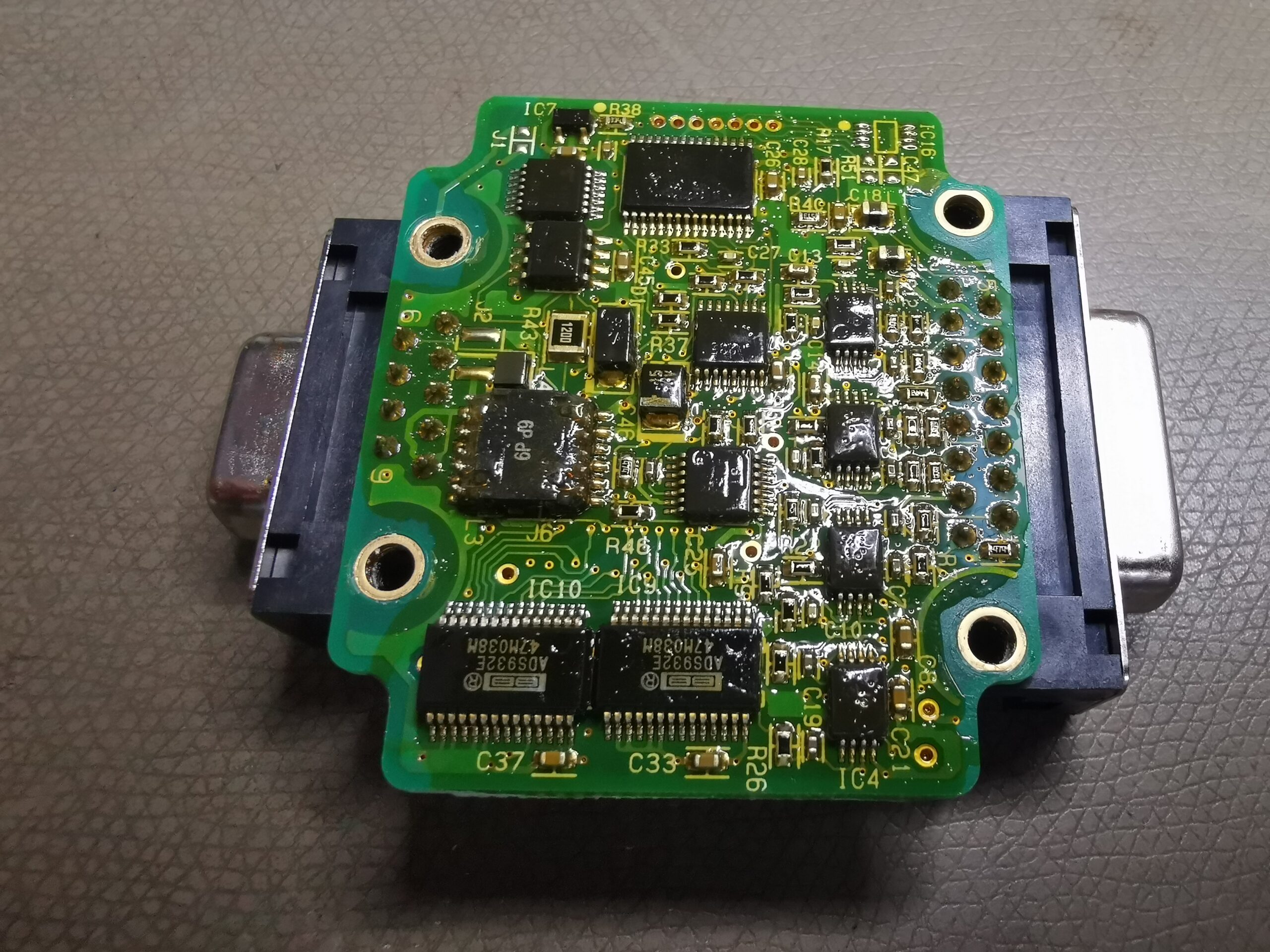 Yaskawa Serial Encoder UTSJB-B18BDDAC geöffnet