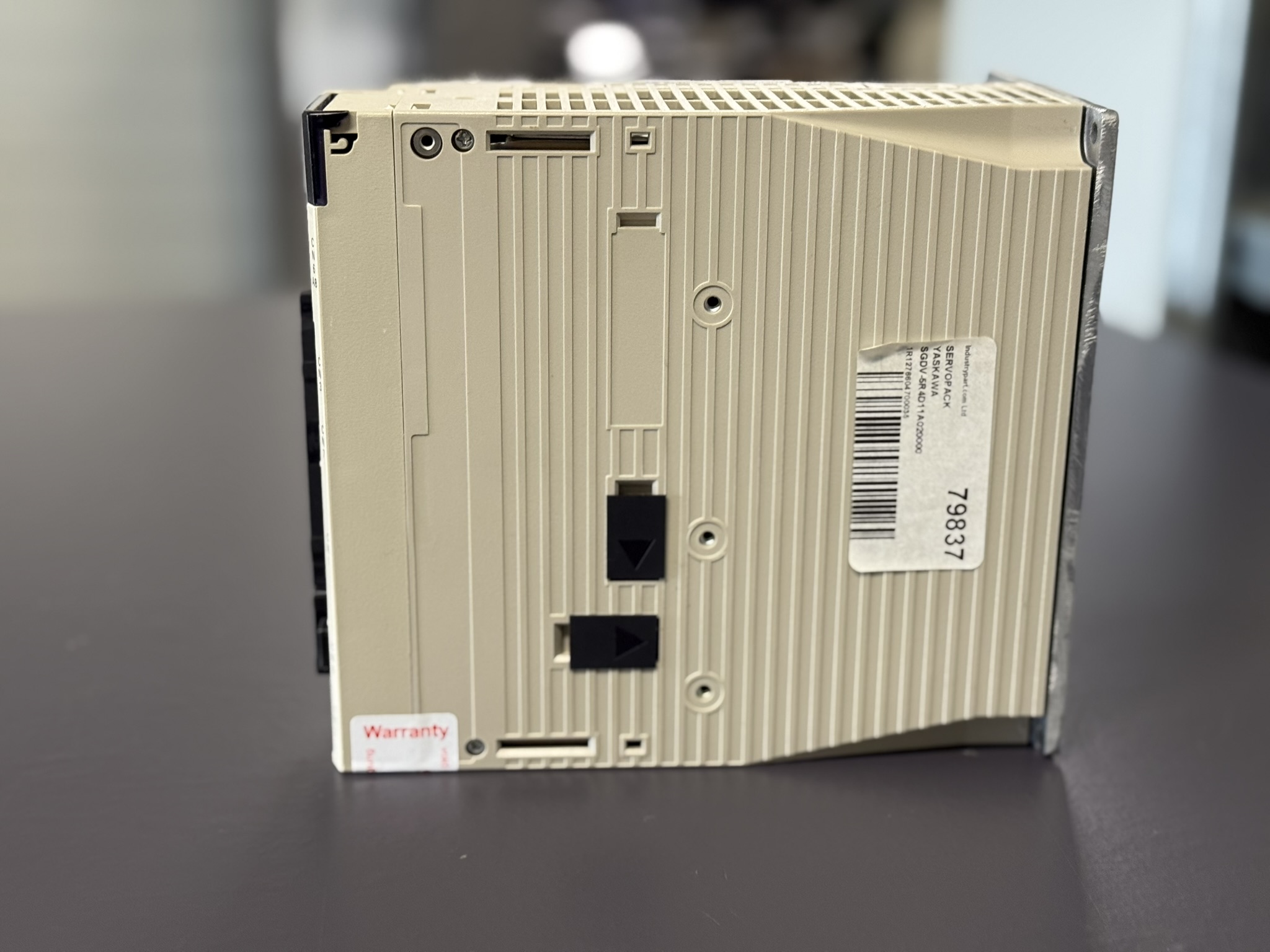 Yaskawa Servopack SGDV-5R4D11A020000 Seite 2