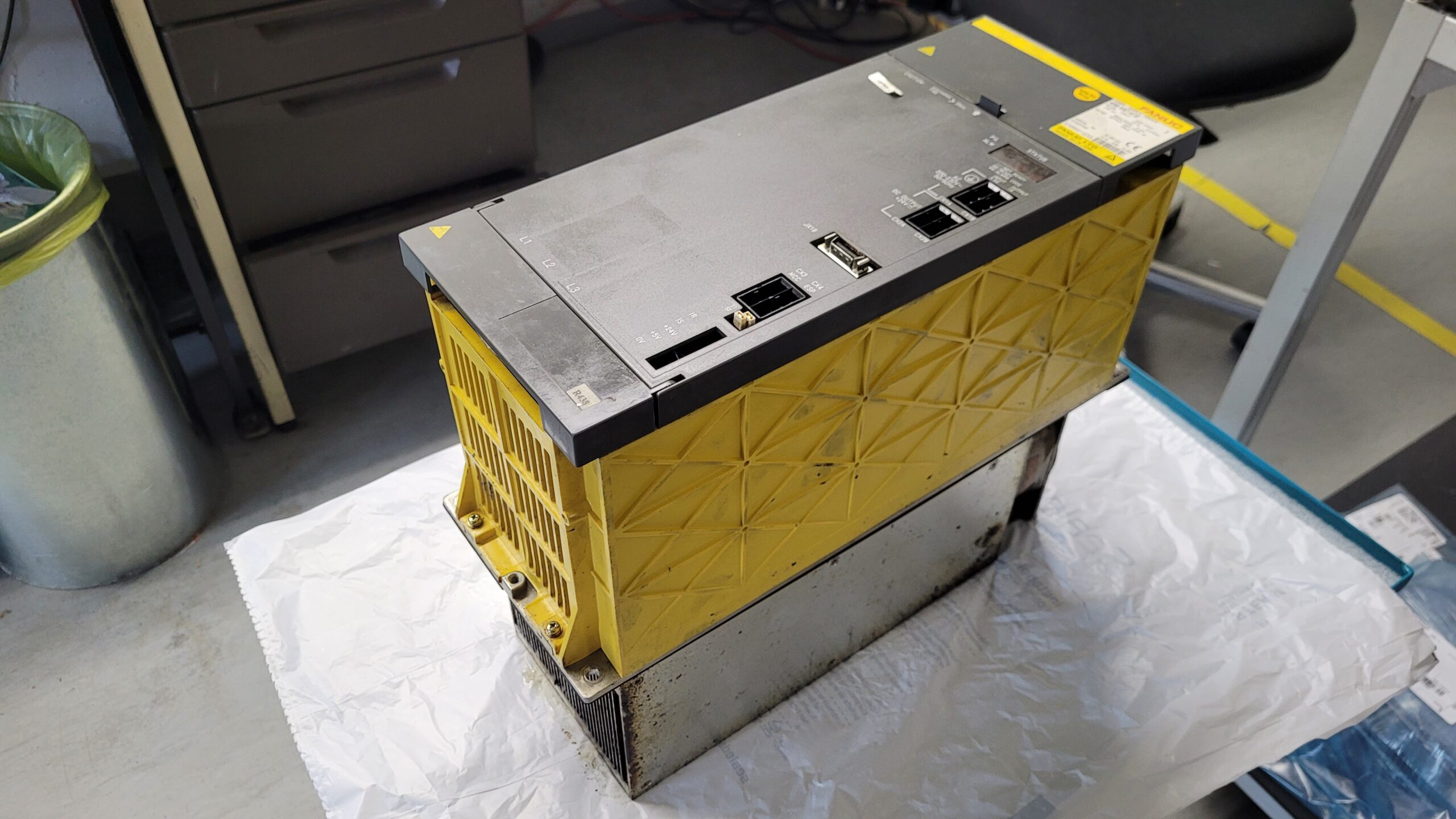 Fanuc A06B-6087-H130 Power Supply Module vor der Reparatur