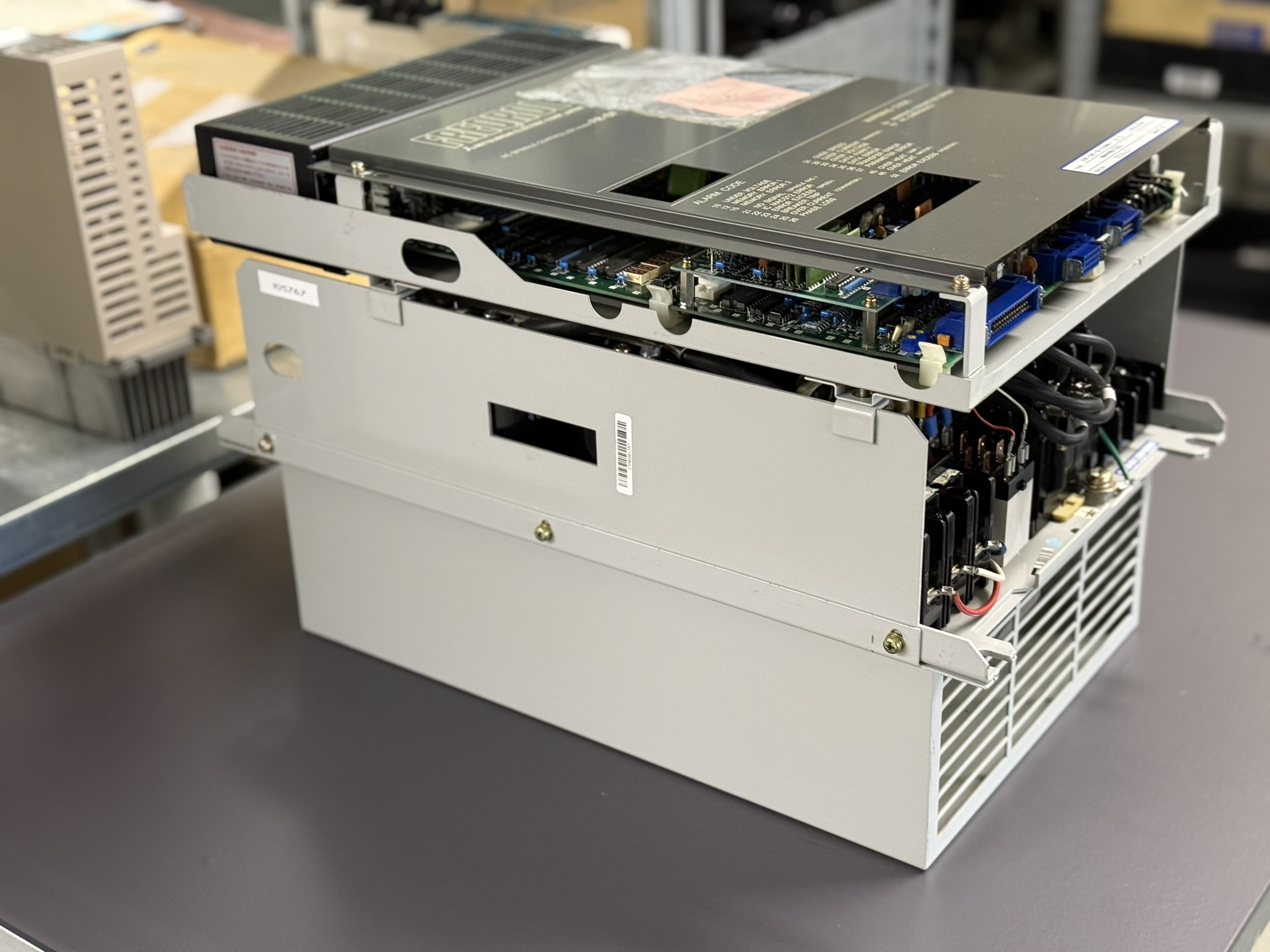 Mitsubishi FR-SF-2-11KP Spindle Drive Unit Seite 1