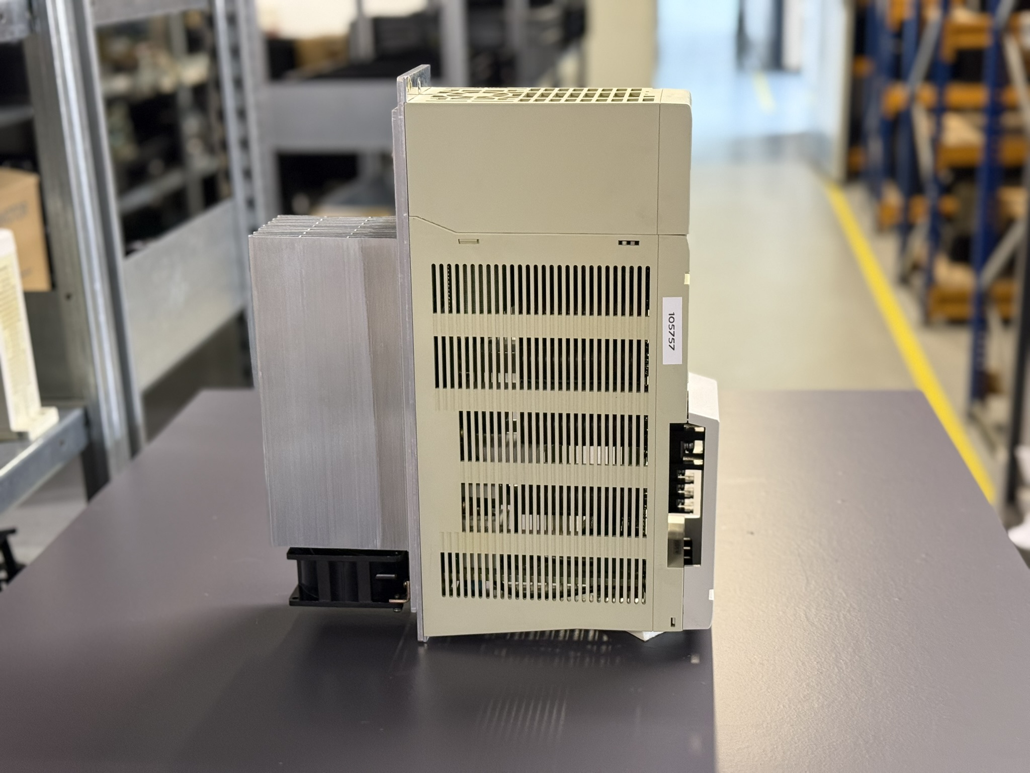 Mitsubishi MDS-B-CV-110 Power Supply Unit Seite 2