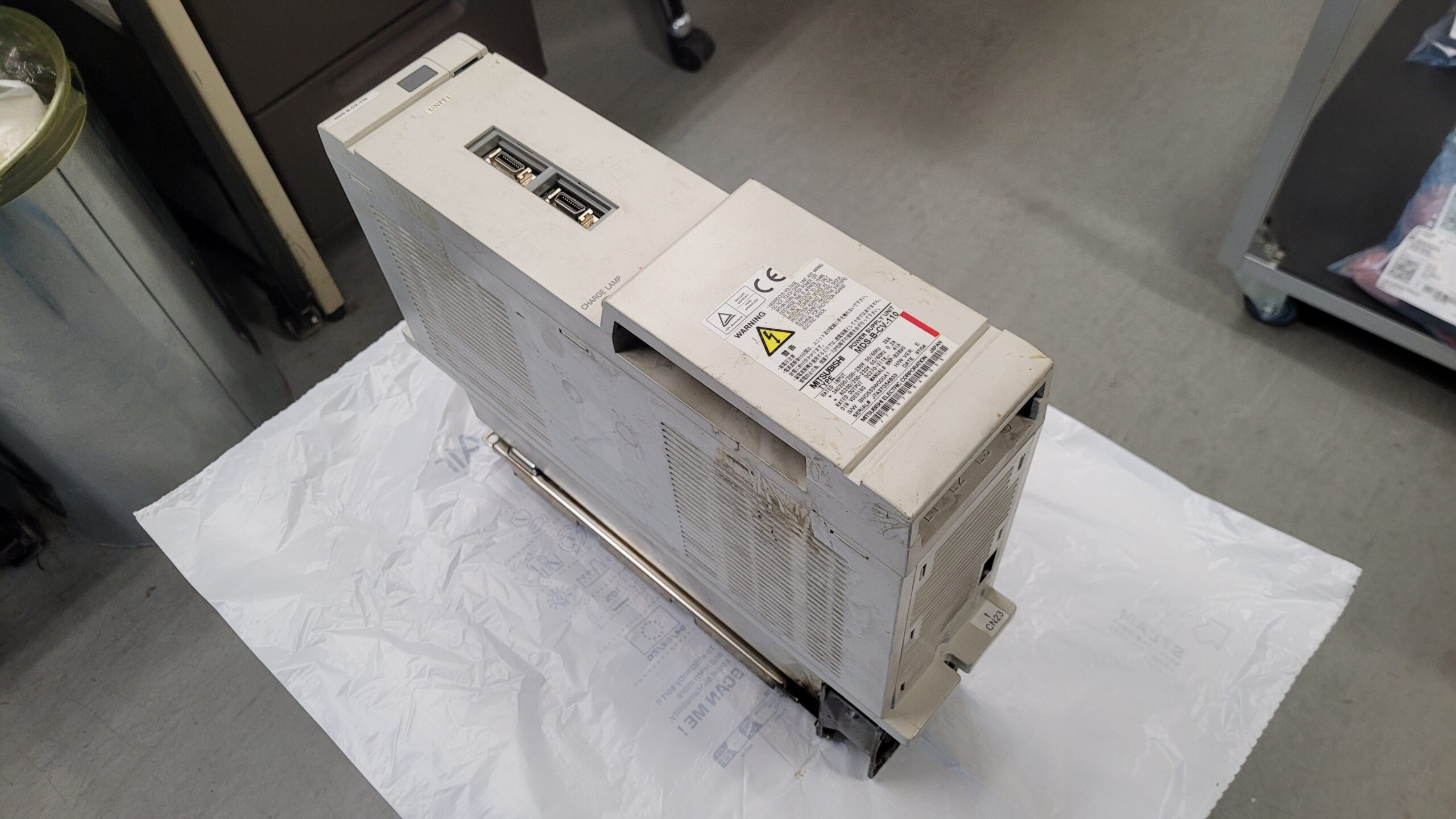 Mitsubishi MDS-B-CV-110 Power Supply Unit vor der Reparatur 1