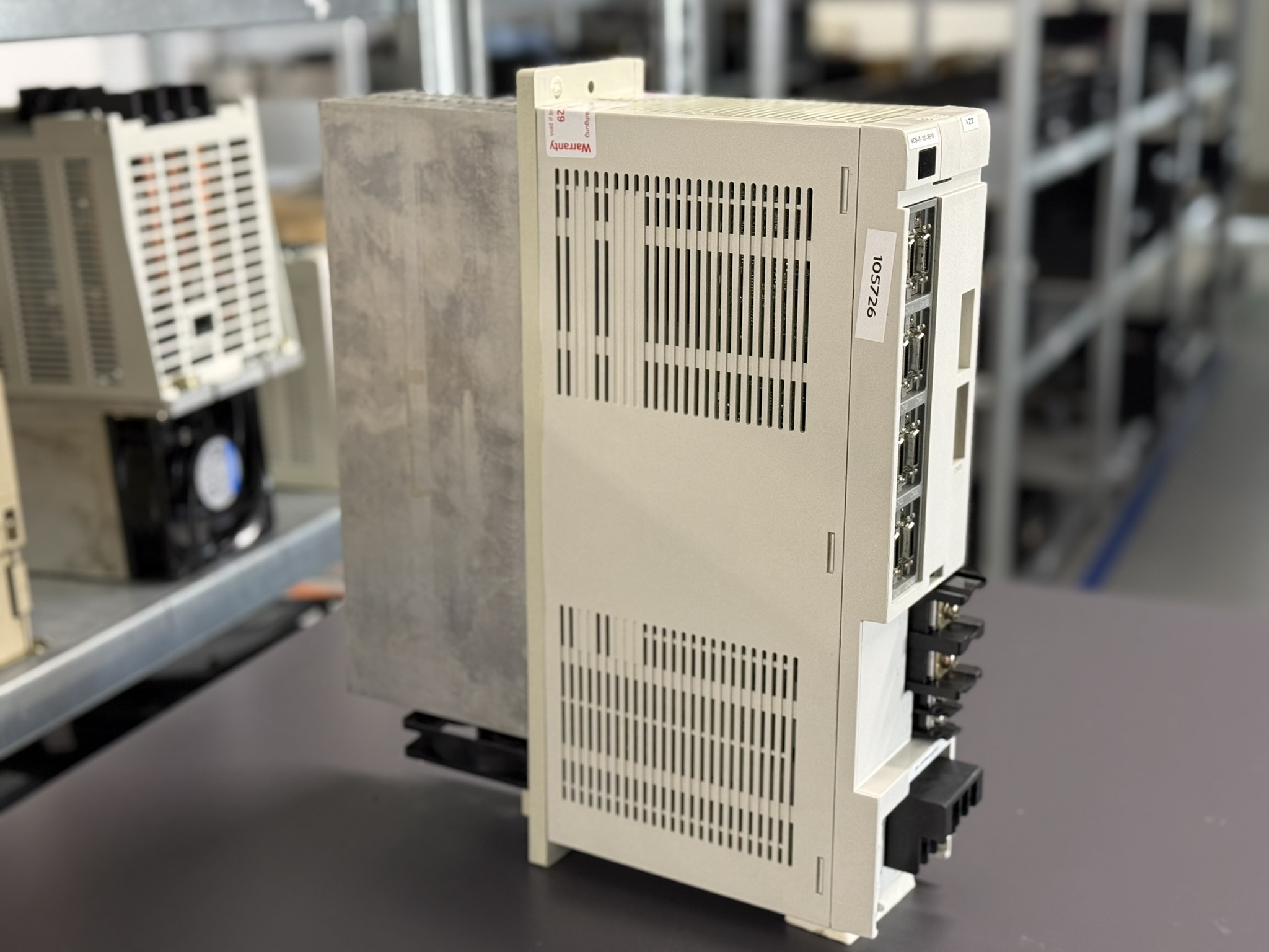 Mitsubishi MDS-B-V2-3510 Servo Drive Unit Seite 1