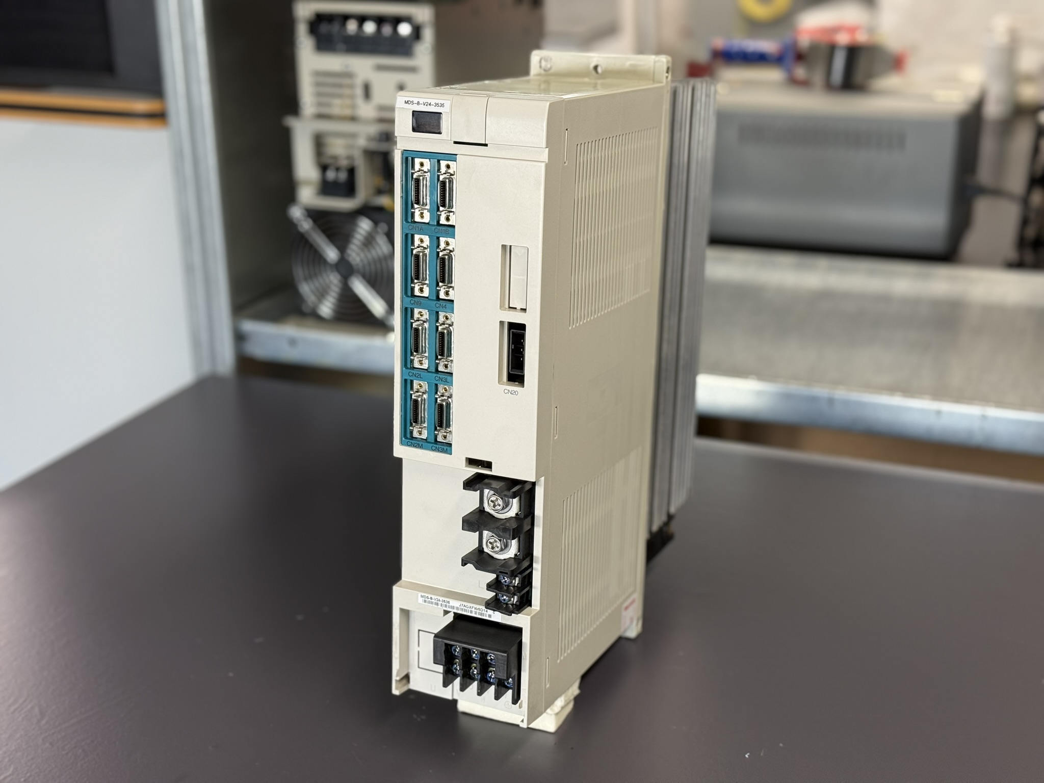 Mitsubishi Servo Drive Unit MDS-B-V24-3535 Seite 3