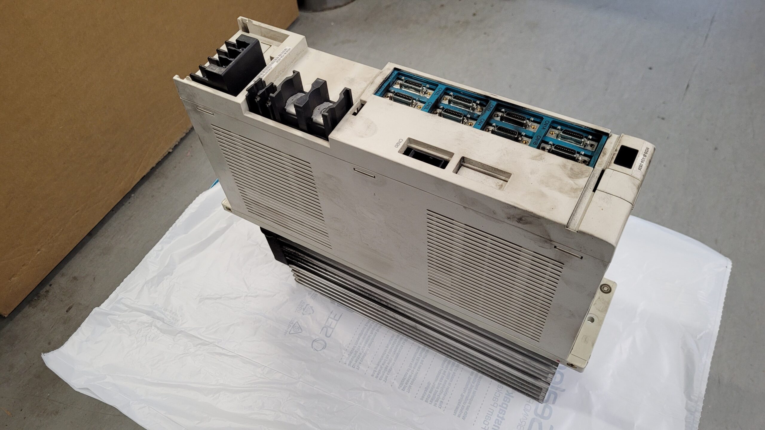 Mitsubishi Servo Drive Unit MDS-B-V24-3535 vor der Reparatur