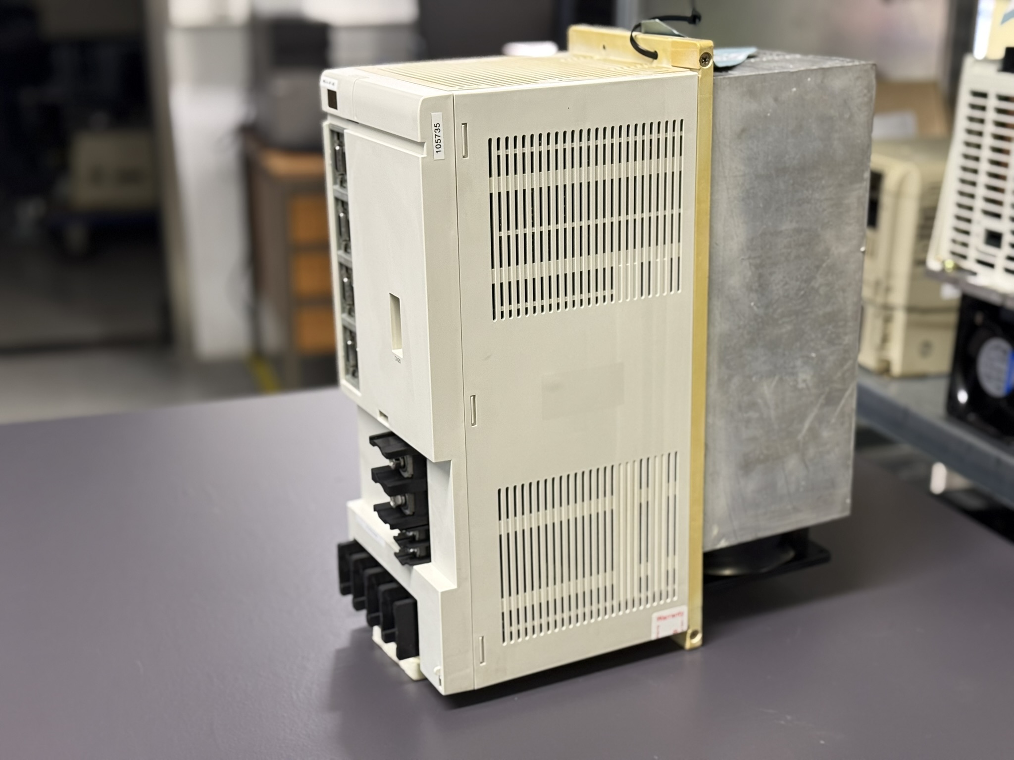 Mitsubishi Spindle Drive Unit MDS-B-SP-300 Seite 1